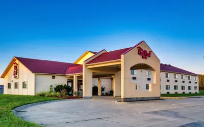 Photo 2 - Holton Inn and Suites