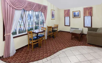 Photo 3 - Knights Inn Tucker