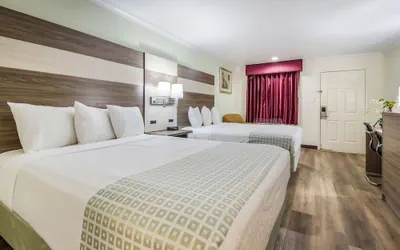 Photo 2 - Americas Best Value Inn Columbus, TX