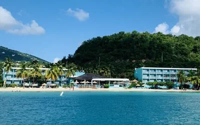 Photo 2 - Emerald Beach Resort