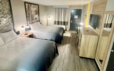 Super 8 by Wyndham Manchester TN