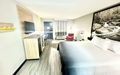 Photo 3 - Super 8 by Wyndham Manchester TN