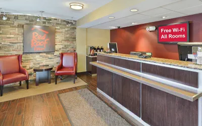 Photo 4 - Red Roof Inn Huntington