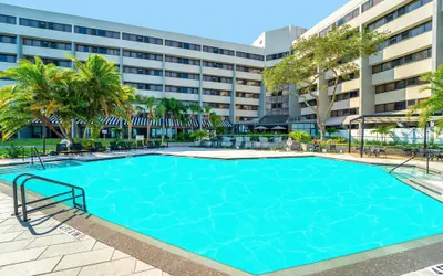 Photo 2 - DoubleTree by Hilton Tampa Rocky Point Waterfront