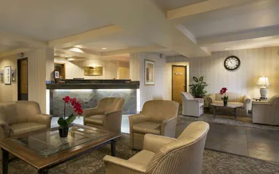 Photo 2 - Baymont by Wyndham Seattle/Kirkland WA