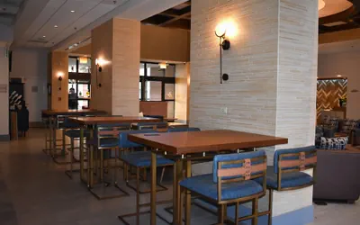 Photo 4 - Chicago Marriott Suites O'Hare
