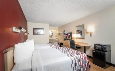 Photo 2 - Red Roof Inn Detroit - Dearborn/Greenfield Village