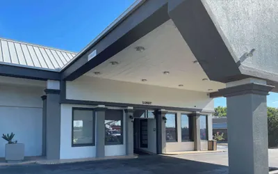 Photo 2 - Motel 6 Opelika, AL