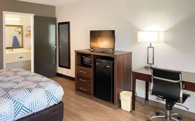 Photo 4 - Motel 6 Opelika, AL