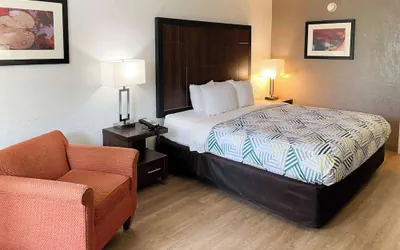 Photo 5 - Motel 6 Opelika, AL
