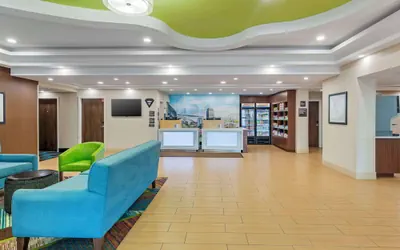Photo 4 - Best Western Plus North Shore Hotel