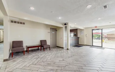 Photo 4 - Red Lion Inn & Suites Olathe Kansas City