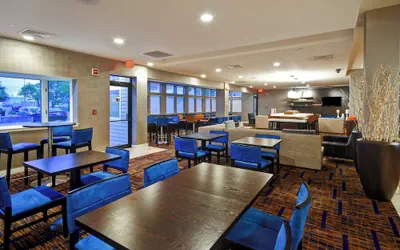 Photo 2 - Courtyard By Marriott Cape Cod Hyannis