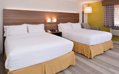 Photo 3 - Holiday Inn Express Palm-Desert by IHG