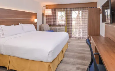 Photo 5 - Holiday Inn Express Palm-Desert by IHG