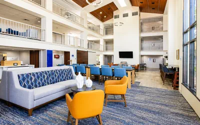 Holiday Inn Express Palm-Desert by IHG