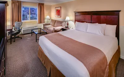 Photo 4 - Lake Natoma Inn