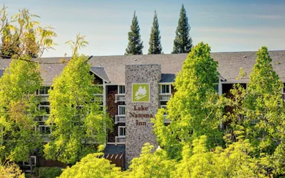 Photo 2 - Lake Natoma Inn