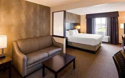 Photo 2 - Best Western Muscatine / Pearl City Hotel