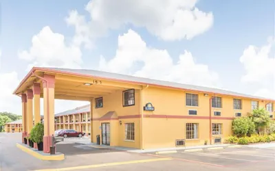 Executive Inn & Suites