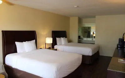 Photo 5 - Executive Inn & Suites