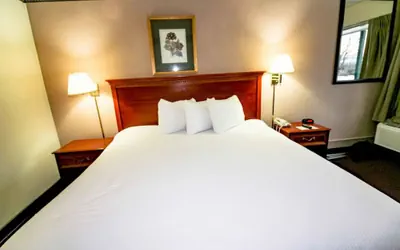 Photo 5 - Newburgh Inn