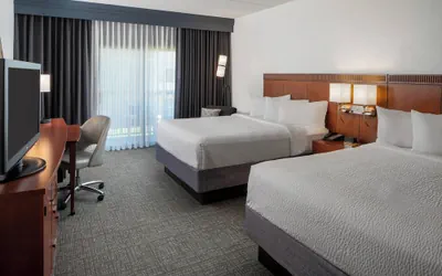 Photo 5 - Courtyard by Marriott Memphis East/Park Avenue