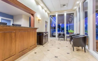Photo 3 - Days Inn by Wyndham Modesto