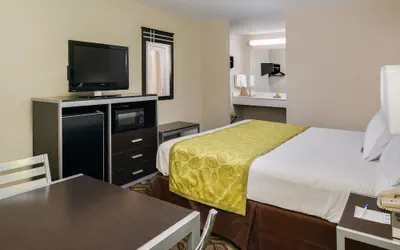 Photo 5 - Americas Best Value Inn Pasadena Houston