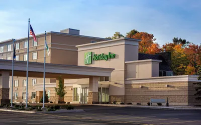 Photo 2 - Holiday Inn Marquette by IHG