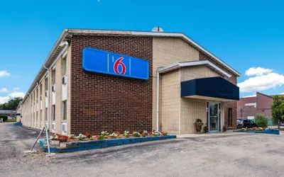 Photo 2 - Motel 6 Madison, WI - East