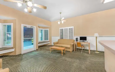 Photo 3 - Days Inn by Wyndham Deming