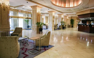 Photo 2 - Hilton Jackson