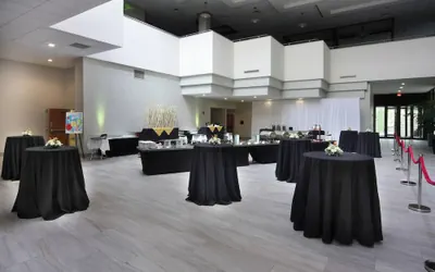 Photo 5 - Marriott East Lansing at University Place