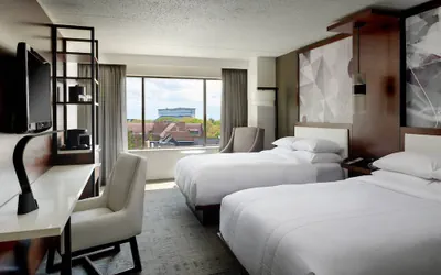 Photo 2 - Marriott East Lansing at University Place