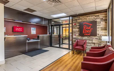 Photo 5 - Red Roof Inn Forsyth