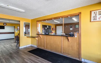 Photo 2 - Econo Lodge Gallup West