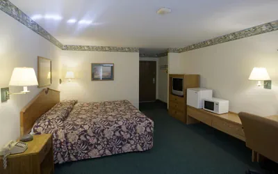 Photo 4 - Americas Best Value Inn Litchfield
