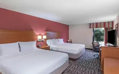 Photo 2 - Aiken Midtown Hotel