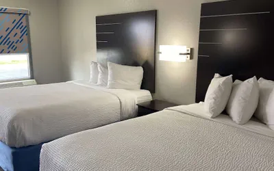Photo 3 - Days Inn by Wyndham Moss Point Pascagoula