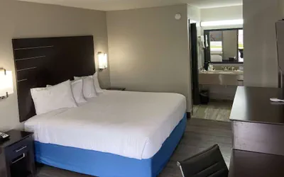 Photo 2 - Days Inn by Wyndham Moss Point Pascagoula