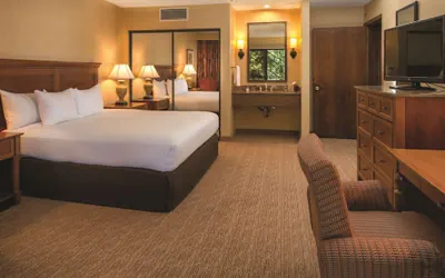 Photo 4 - DoubleTree by Hilton Seattle Airport