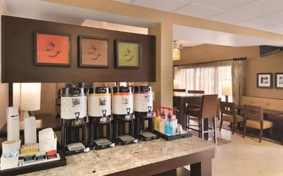 Photo 5 - Hampton Inn Cincinnati/Kings Island