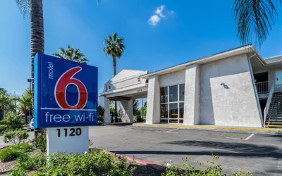 Photo 2 - Motel 6 Redlands, CA