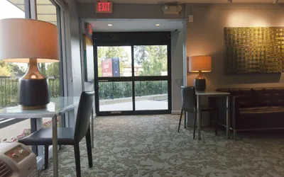 Photo 3 - Inns Of Virginia - Arlington