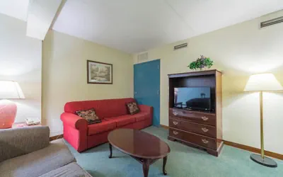 Photo 2 - Eco Lodge Inn & Suites Bentonville near I 49