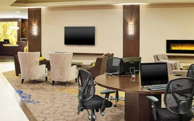 Photo 4 - Sheraton Lisle Naperville Hotel