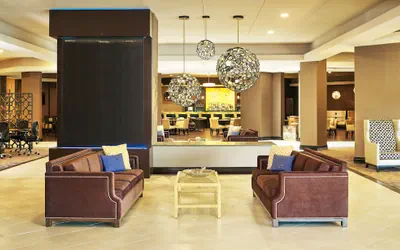 Photo 3 - Sheraton Lisle Naperville Hotel