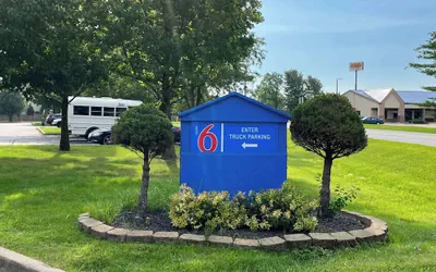 Photo 2 - Motel 6 Lafayette, IN