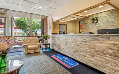 Photo 3 - Howard Johnson by Wyndham Albany